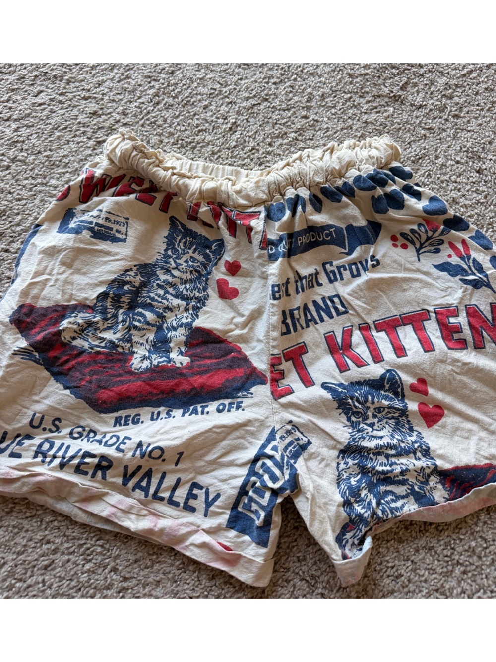Sweet Kitten Graphic womens Shorts - Cream with Red & Blue Print - Picture 6 of 10